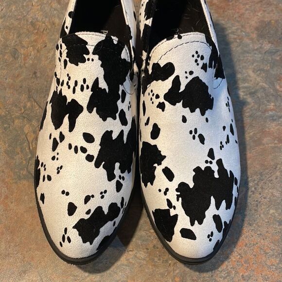 Pierre Dumas Mid Heel Slip On Cow Print Loafers Sz 6 - Picture 2 of 5